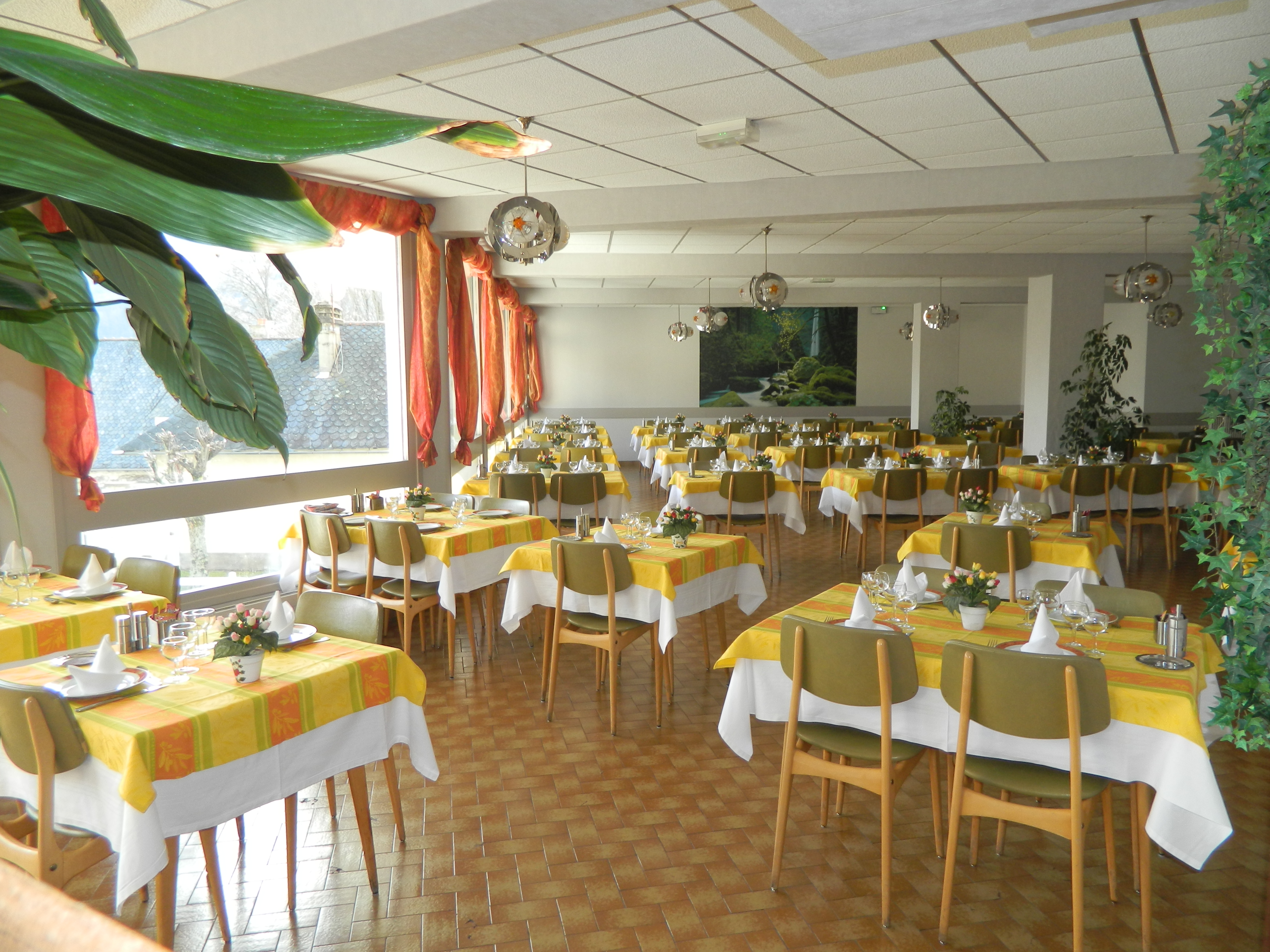 SALLE DE RESTAURANT