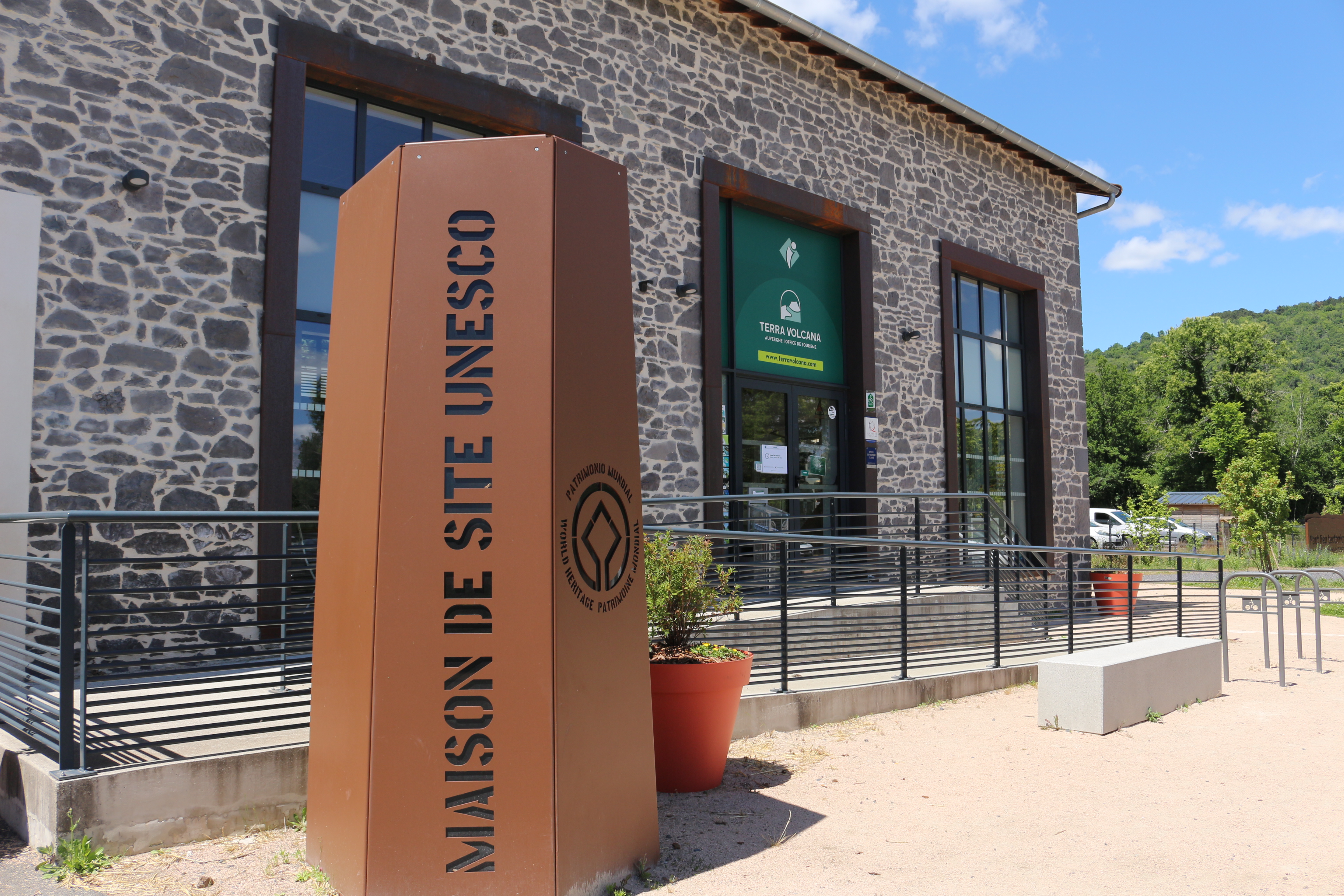 Office de Tourisme de Volvic - Maison UNESCO "Chaîne des Puys - faille de Limagne"_Volvic