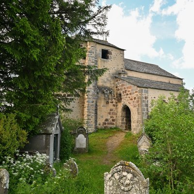 La chapelle et son cimetière