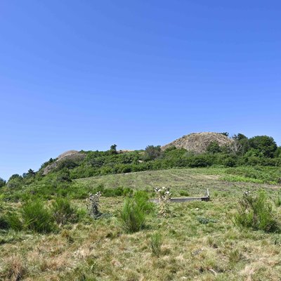 Les estives et le Rocher de Saint-Curial